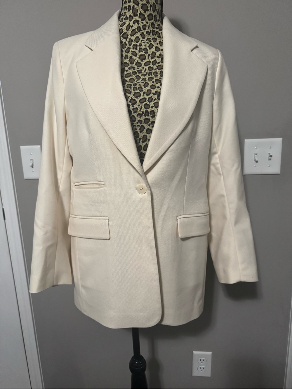 Banana Republic Off-White Single-Button Blazer